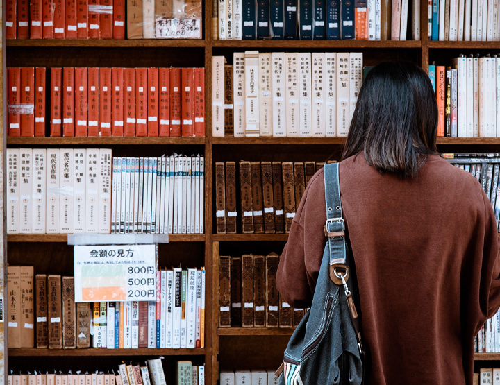 Per l’abril, roses i llibres mil